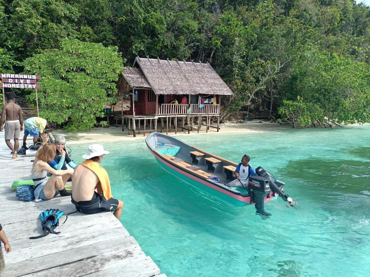 Warahnus Dive Homestay Kri Exterior foto